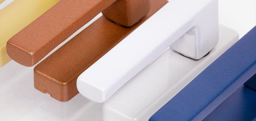 Poignées personnalisées de différentes couleurs